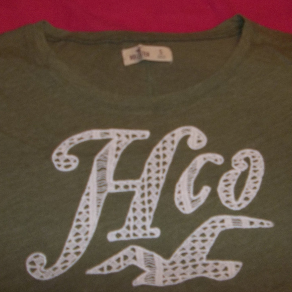 2/$28 Hollister khaki green T-Shirt Ladies Junior Size S - Picture 2 of 5